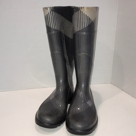 burberry rain boots size 37